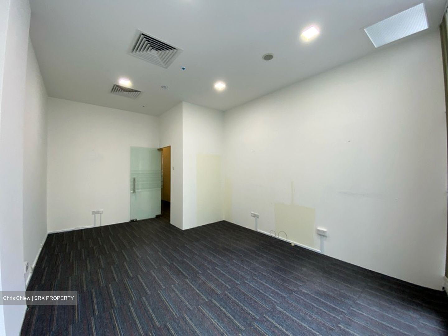 Sbf Center (D1), Office #524121381